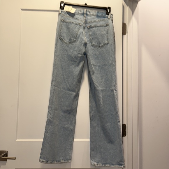 A&F the 90s high rise relaxed jean , size 27 (size 4 regular). NOT NWT - Picture 8 of 15